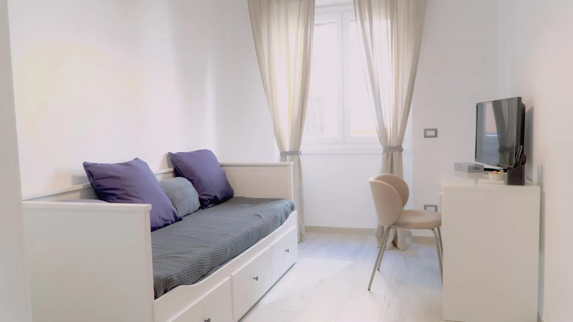 A Casa Di Pina - Roma St Peter Hotel 0*, Rome Italy